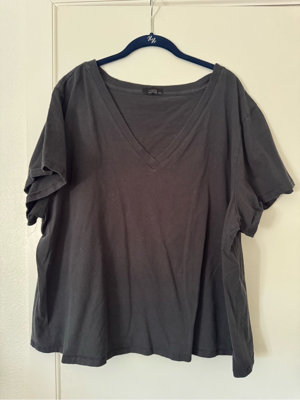 nuuds Everyday V-Neck Tee
